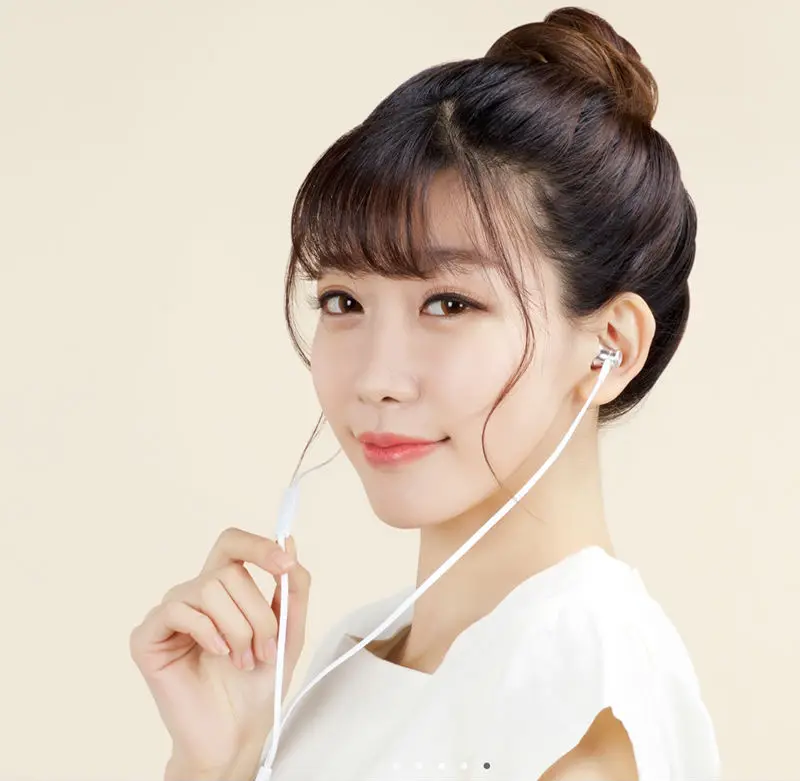 Дешевые 100% оригинальные Xiaomi Piston наушники Dazzle Color Edition In Ear стерео Mic & Remote гарнитура