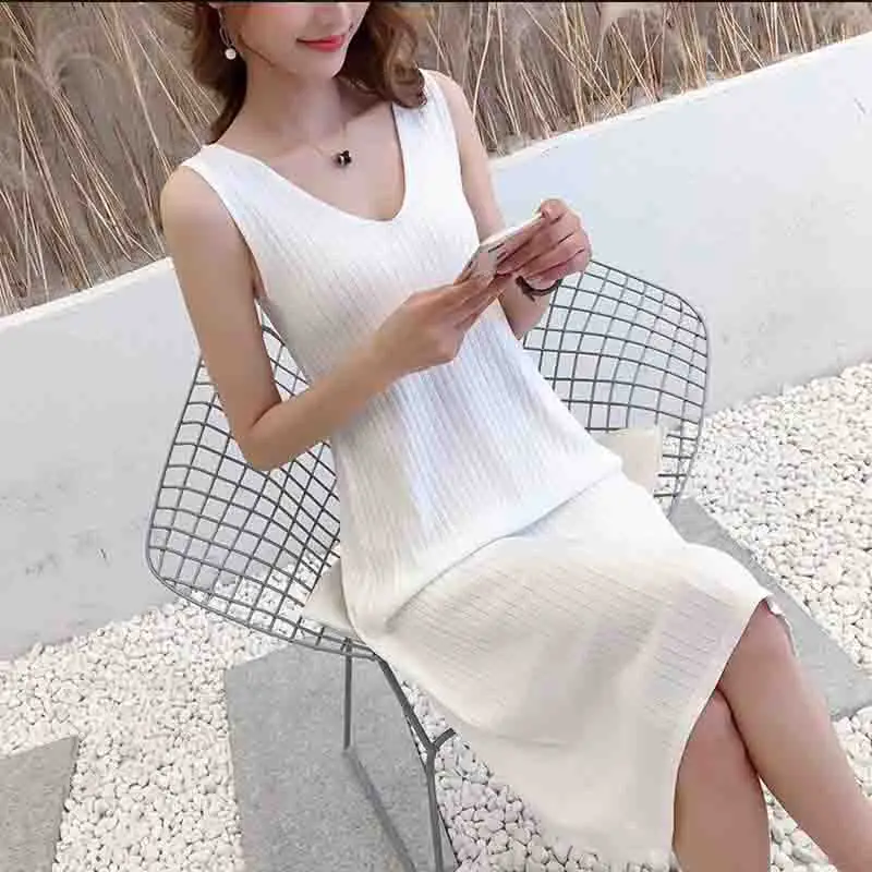 Женское трикотажное платье без рукавов однотонное майка с v образным вырезом