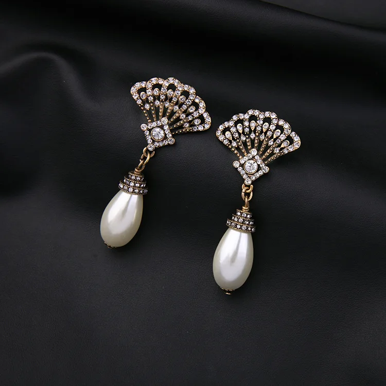 Сплав Вентилятор Форма кристалл имитация жемчуг Серьги классические модные
