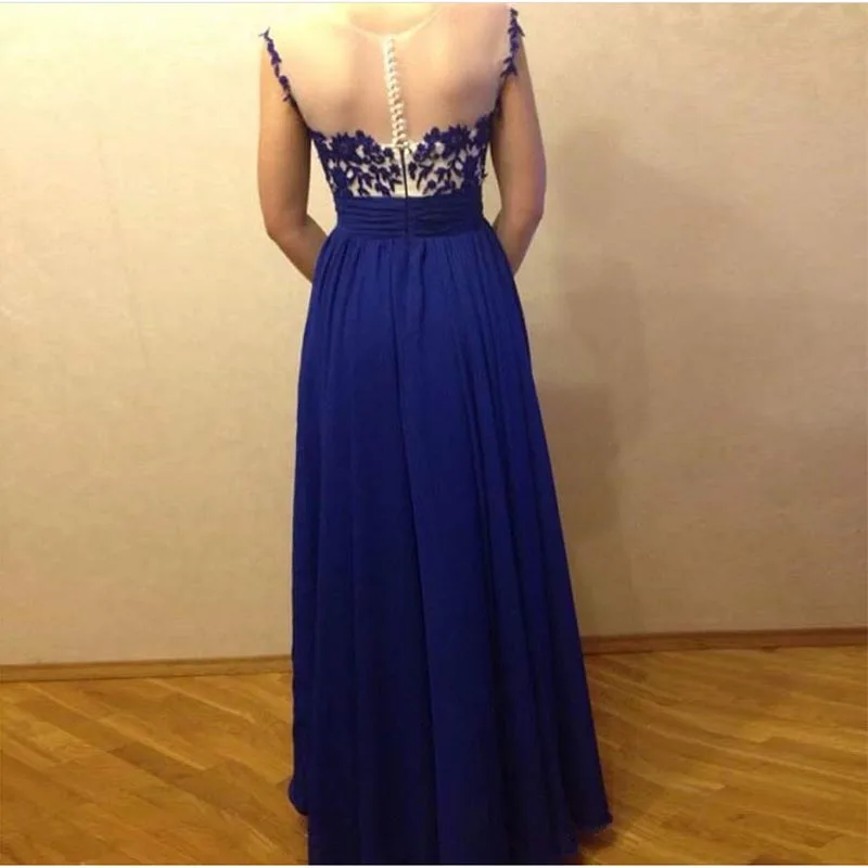 Женское вечернее платье трапециевидной формы с v-образным вырезом