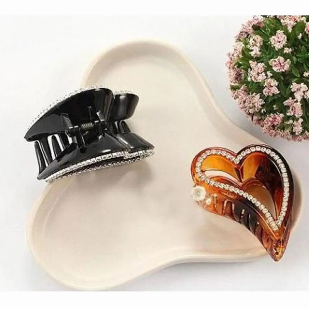 Женская заколка для волос в форме сердца с черными кристаллами | Красота и