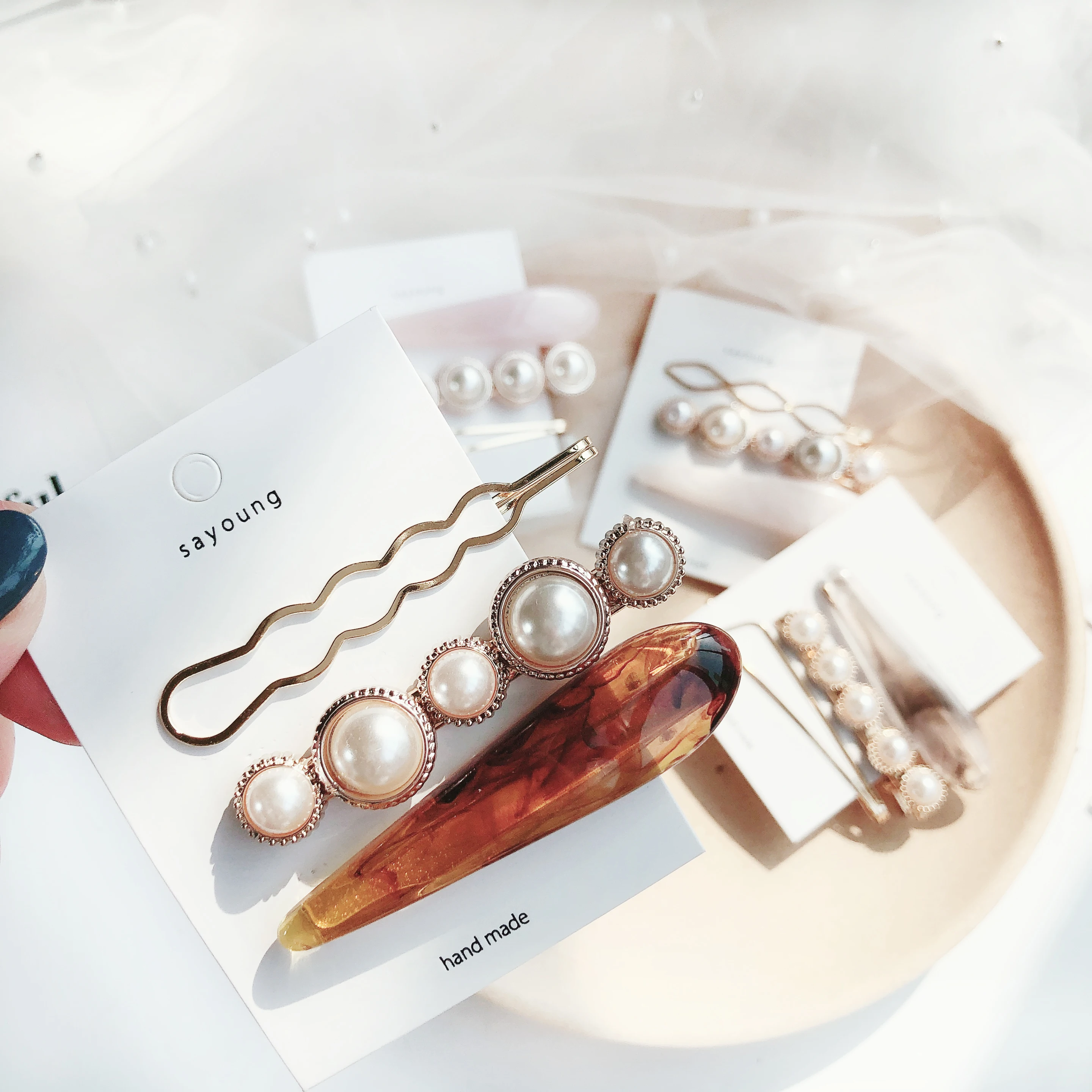 Набор комбинированных заколок для волос с красным жемчугом женский зажим в