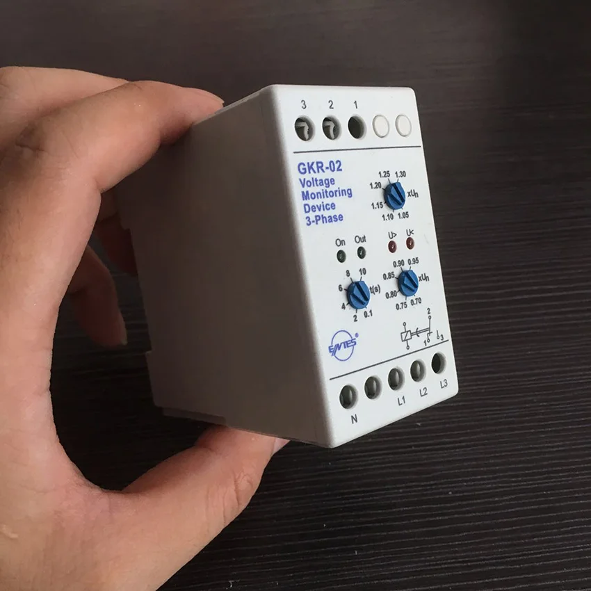 Устройство для контроля напряжения реле защиты двигателя от сбоя фазы и