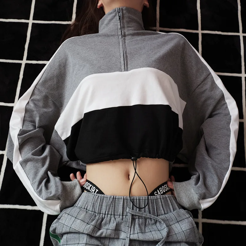 Женский укороченный свитер с высоким воротом Weekeep серый ТРИКОТАЖНЫЙ УКОРОЧЕННЫЙ