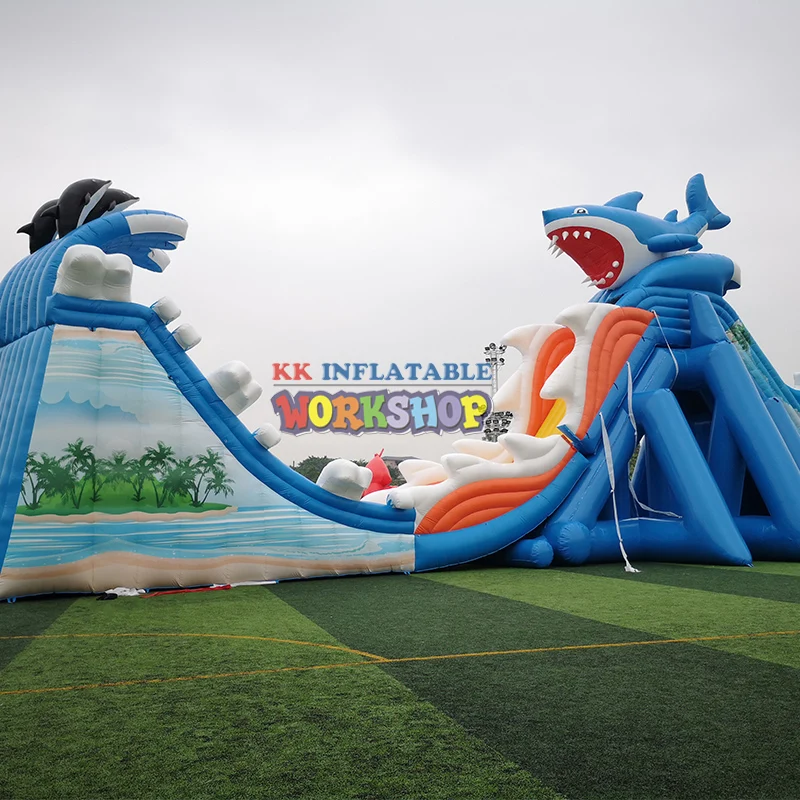 Kopen Oman Stijl Commerciële Opblaasbare Draak Vliegen Water Slide Combo Lange Glijbaan Met Landing Zwembad
