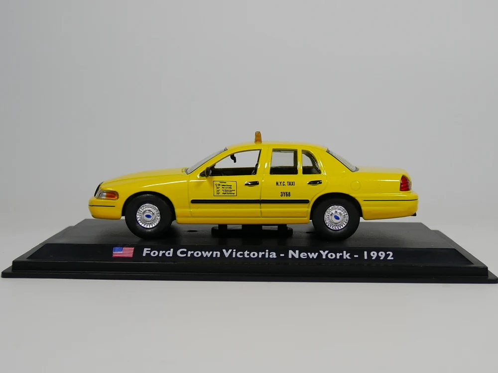 Leo модель 1:43 Ford Crown Victoria New York taxi 1992 США такси литой модельный автомобиль