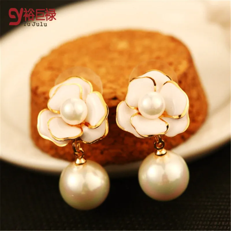 

2019 New Camellia Pearl Stud earrings for Women With Gold Double Pearl Earrings Fashion Pearl Luxury Fashion Jewelry With Bear