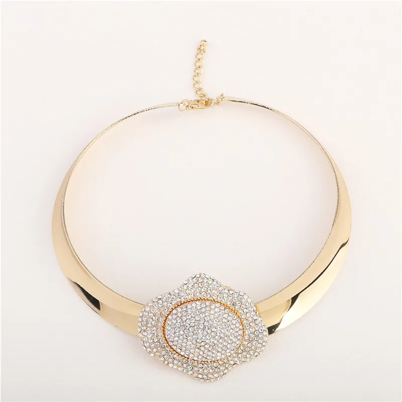 Роскошное ожерелье-чокер Стразы с инкрустацией цветком женское модное цвета