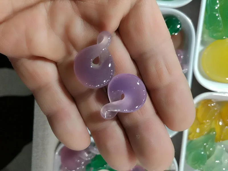 

Natural jade agate ice chalcedony Winding Exquisite pendant free shipping