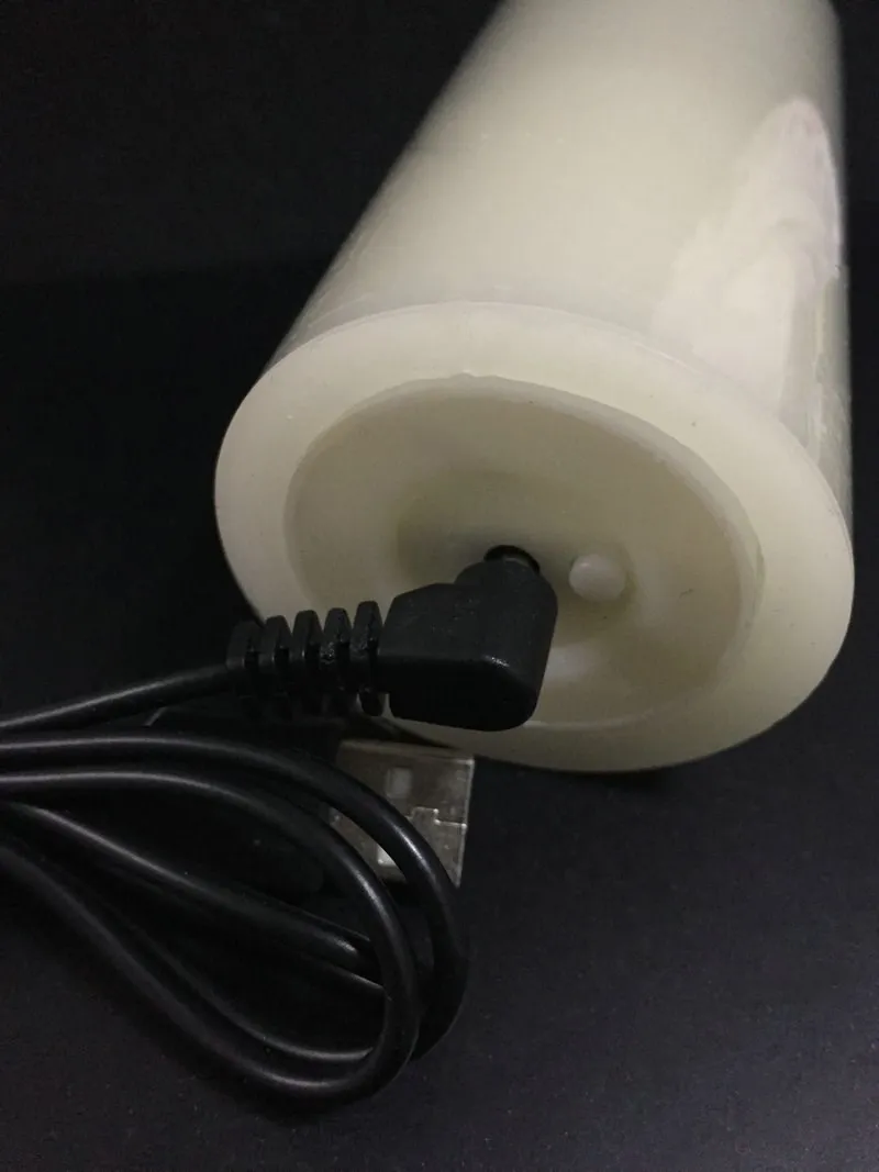 Светодиодная парафиновая свеча столбик с аккумулятором и питанием от USB