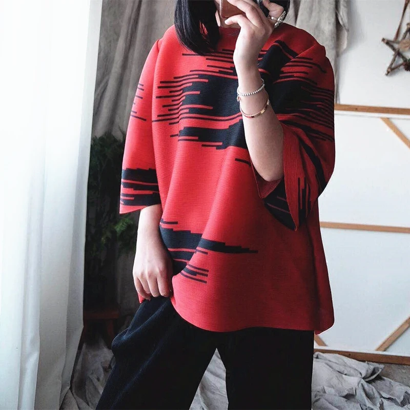 Changpleat летние большие размеры свободные женские футболка Miyak плиссированные