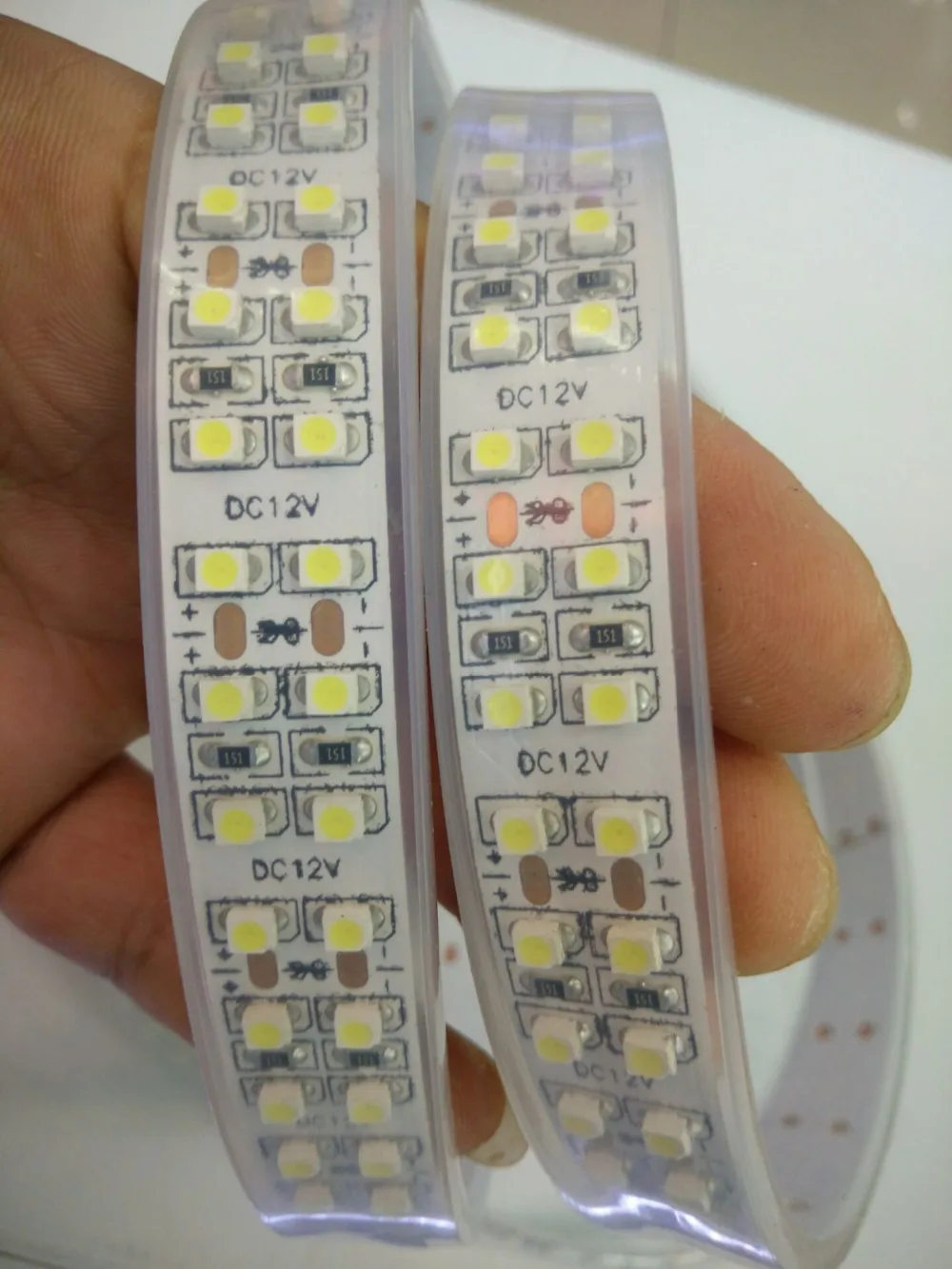 СВЕТОДИОДНАЯ лента SMD 3528 240 светодиодов/м 5 м 1200 светодиодов Водонепроницаемая IP67