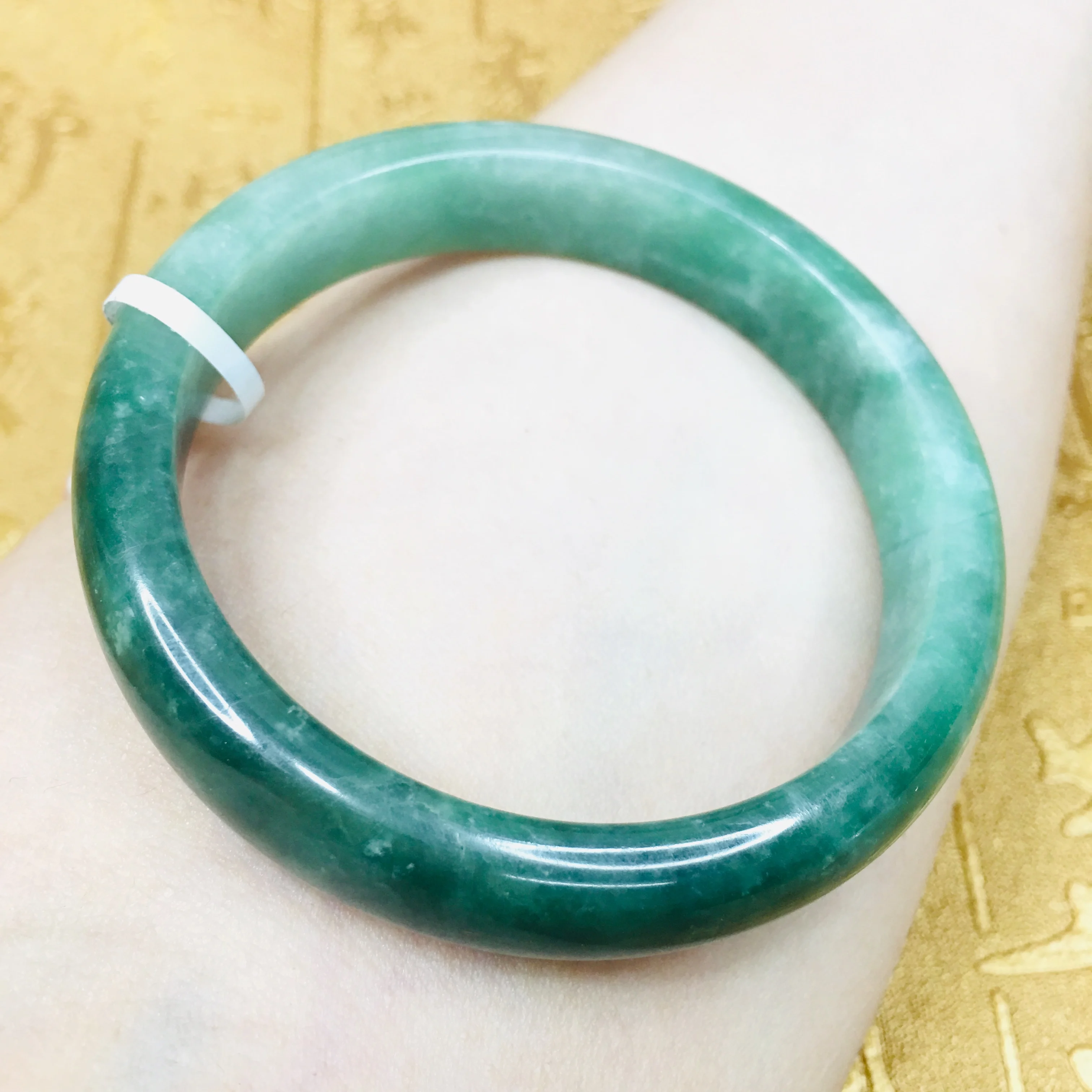 Send A certificate natural Jadeite bracelets carved green 54-61mm three-color women's bracelet jewelry gifts | Украшения и