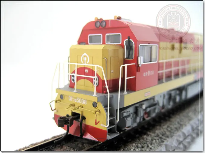 1/48 шкала медный китайский Dongfeng 7 г дизельный локомотив модель орбитальный