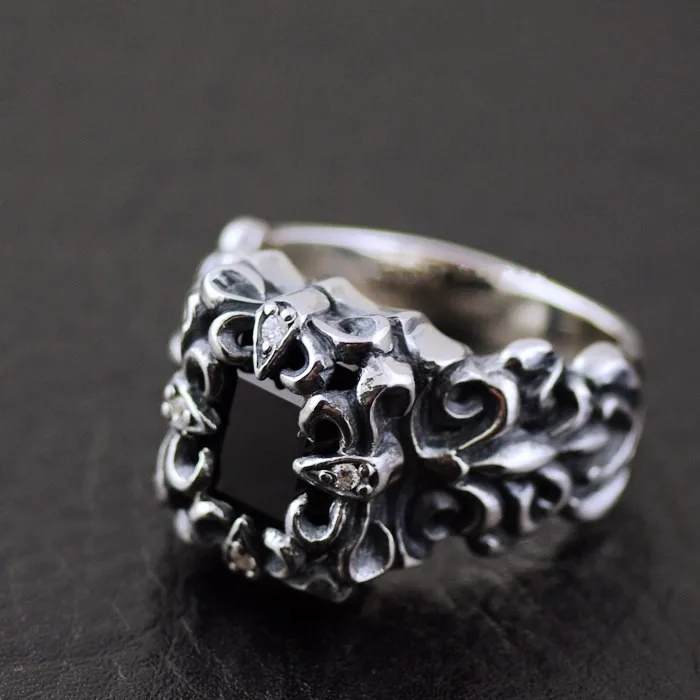 

Exquisite carved 925 pure silver stone Men thai silver ring