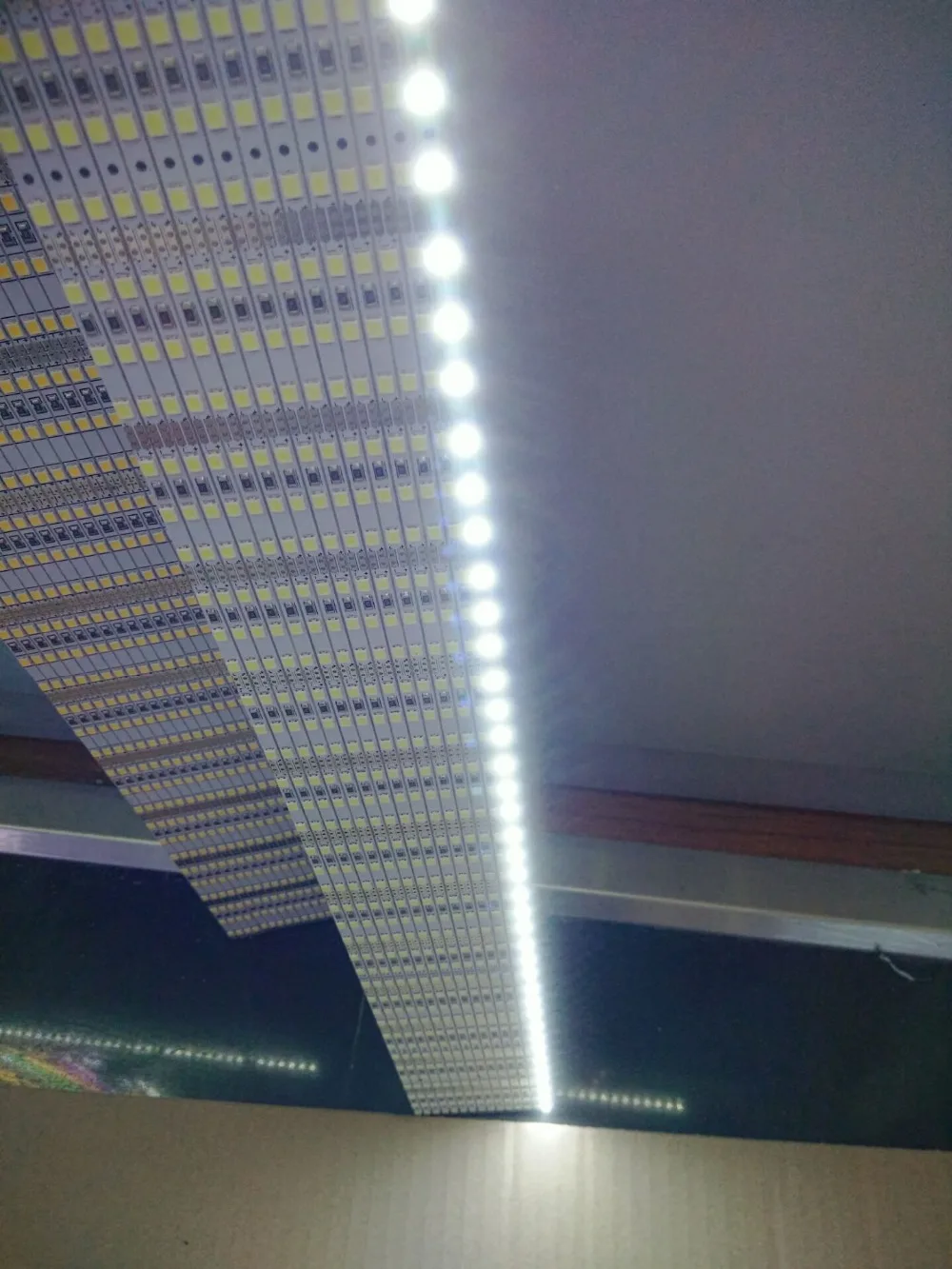 4 мм ширина яркости 50 шт * 100 см Заводская оптовая продажа DC 12V 72 SMD/120 smd 2835 LED жесткая