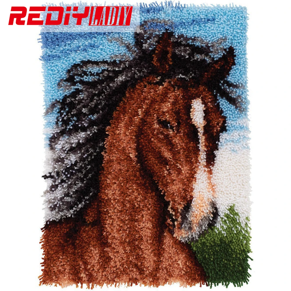 

REDIY LADIY Latch Hook Rug Crocheting Cushion Wall Tapestry Pre-Printed Canvas Yarn Embroidery Horse in Storms Carpet 110x78cm