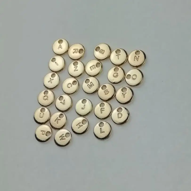 Gold 26pcs/pack Alphabet Letter Silver Gold Color Round Coin Pendant Charms For Women Men DIY Necklace Bracelet Family Jewelry Gift - Окраска металла: Gold