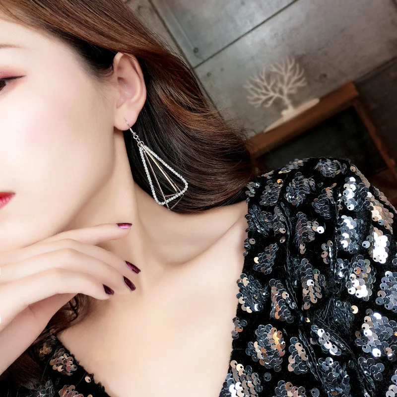Серьги DoreenBeads трендовые Роскошные блестящие треугольные серьги золотой