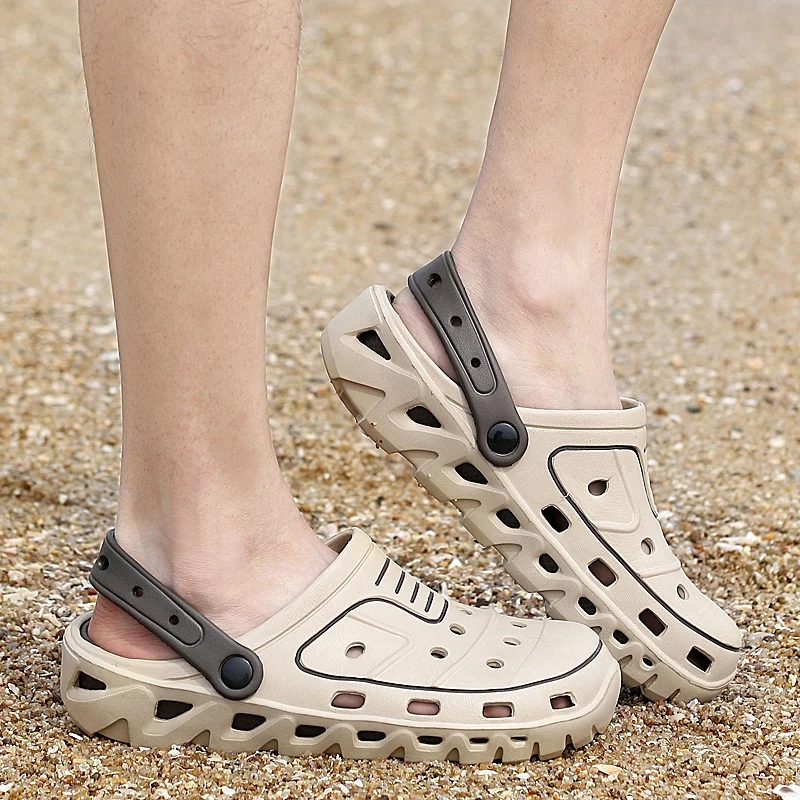 Summer Water Shoes Men Hollow Aqua Shoes Swimming Light Slippers Barefoot Shoes Men Clogs Beach Sea Fishing Sandals for Man