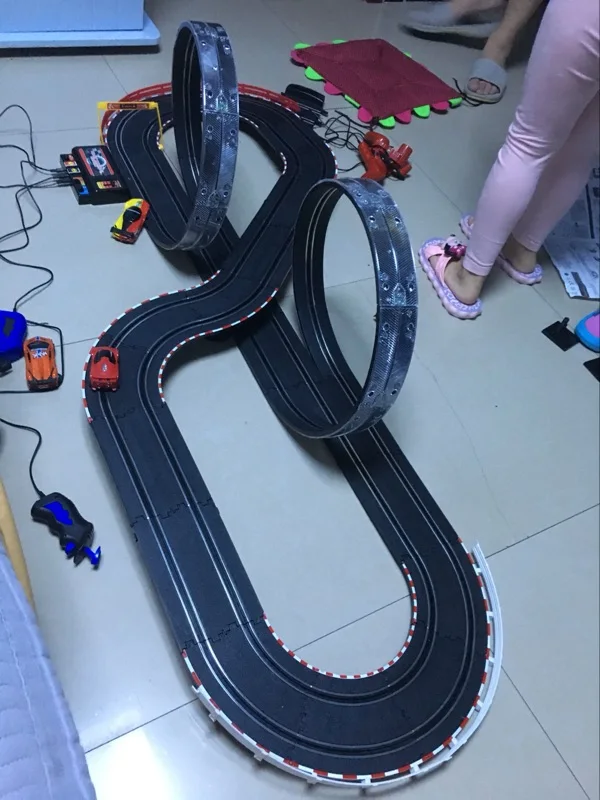 1:43 электронный Железнодорожный автомобиль пластиковый орбитальный высокий трек