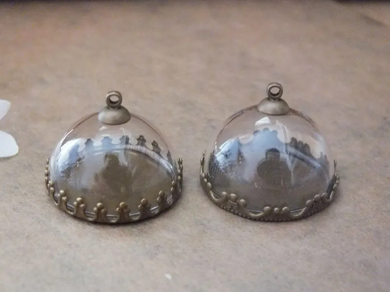 

Free ship!! 25mm glass globe dome with bronze lace/corwn base glass vial pendant fashion glass bottle necklace