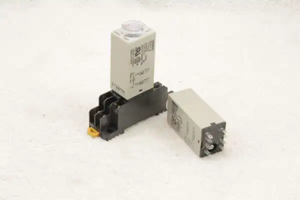 

10pcs/lot DC 24V H3Y-2 H3Y Delay Timer Time Relay 10 minutes & Base