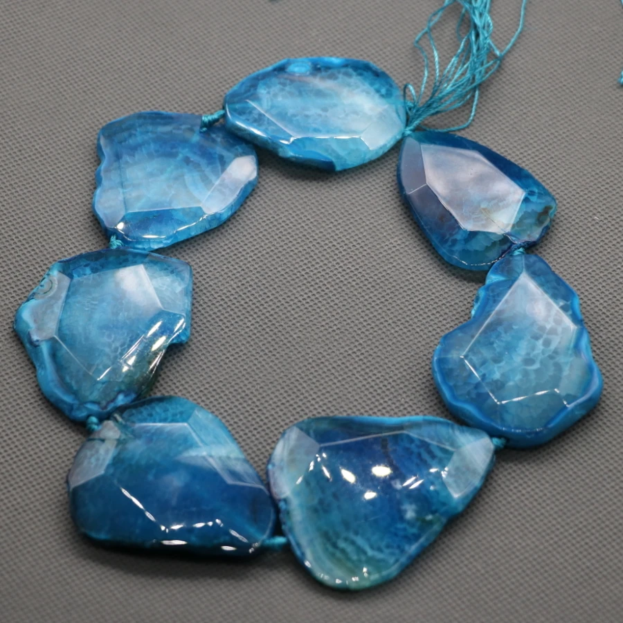 Полированный соединитель большой граненый камень с голубым камнем подвеска