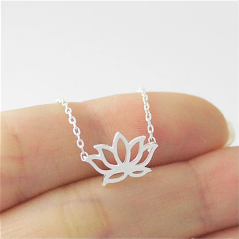 Элегантное женское ожерелье в виде лотоса. Маленькие свежие полые лотоса для