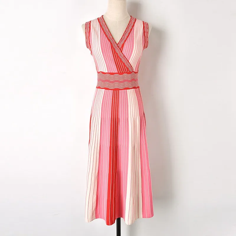 Женское трикотажное платье-карандаш разноцветное платье в полоску с узлом