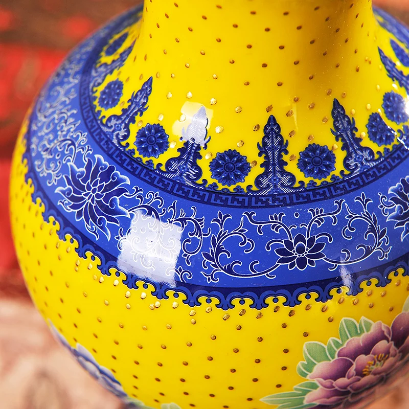 

Jingdezhen Classical Golden Peony Porcelain Modern Vintage Flower Vase Ceramic Flower Christmas Decoration