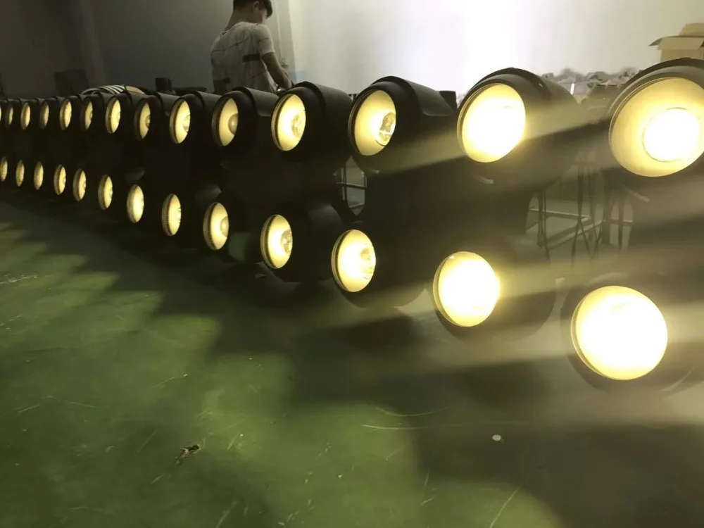 للبيع مصباح Led خارجي مقاوم للماء IP65 4x100W Cob ، ضوء المرحلة ، أبيض دافئ ، 400w ، إضاءة Dj Par Dmx مع علبة طيران