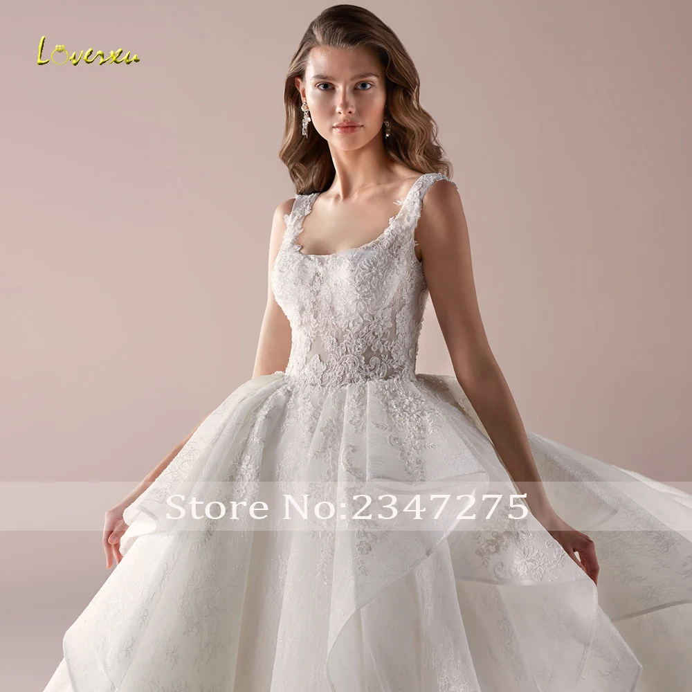 

Loverxu Sexy Backless Scalloped Lace Ball Gown Wedding Dress 2020 Luxury Appliques Beaded Ruched CourtTrain Vintage Bridal Gowns
