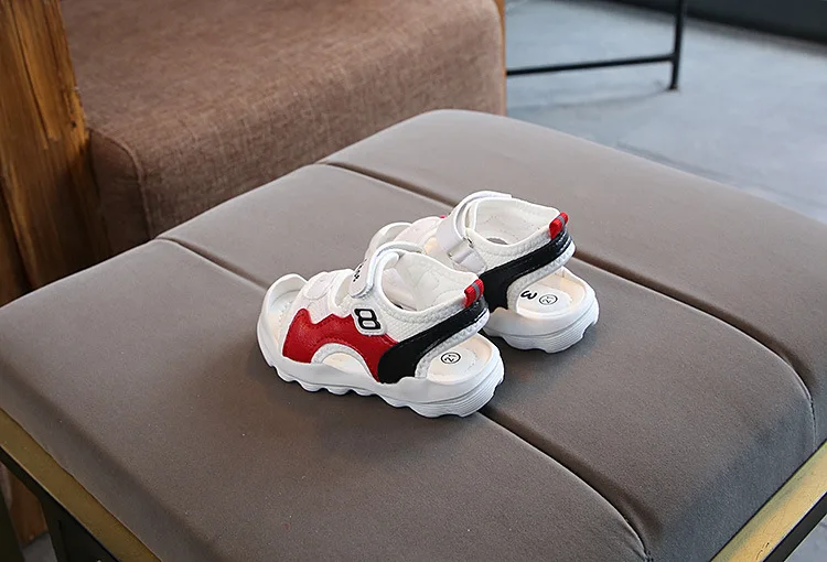 Высокое качество Новые детские сандалии от 1 до 3 лет детская пляжная обувь летние дышащие мальчики и девочки модная обувь нескользящая Мягкая
