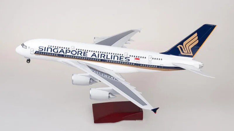 1/160 масштаб 50,5 см самолета Airbus A380 Сингапур авиакомпании Модель W свет и литой колесный Пластик смолы плоскости для коллекция игрушек