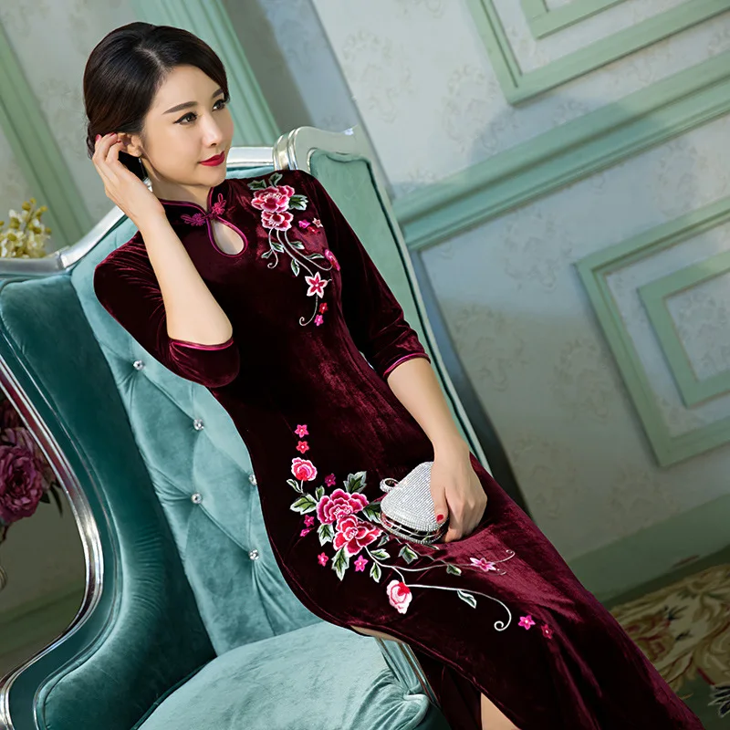Для женщин большой размеры длинные бархатные Cheongsam вышивка мать Стенд воротник Длинные Qipao платье Половина рукава свадебный банкет 3XL 4XL