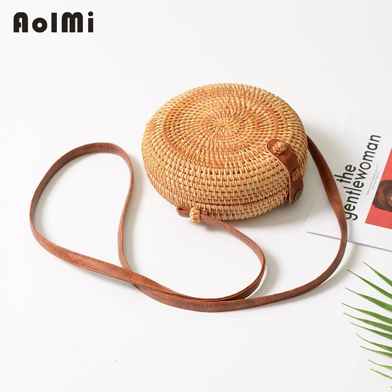 AolMi небольшой тканые клапаном круглая соломенная сумка из ротанга Crossbody Сумка
