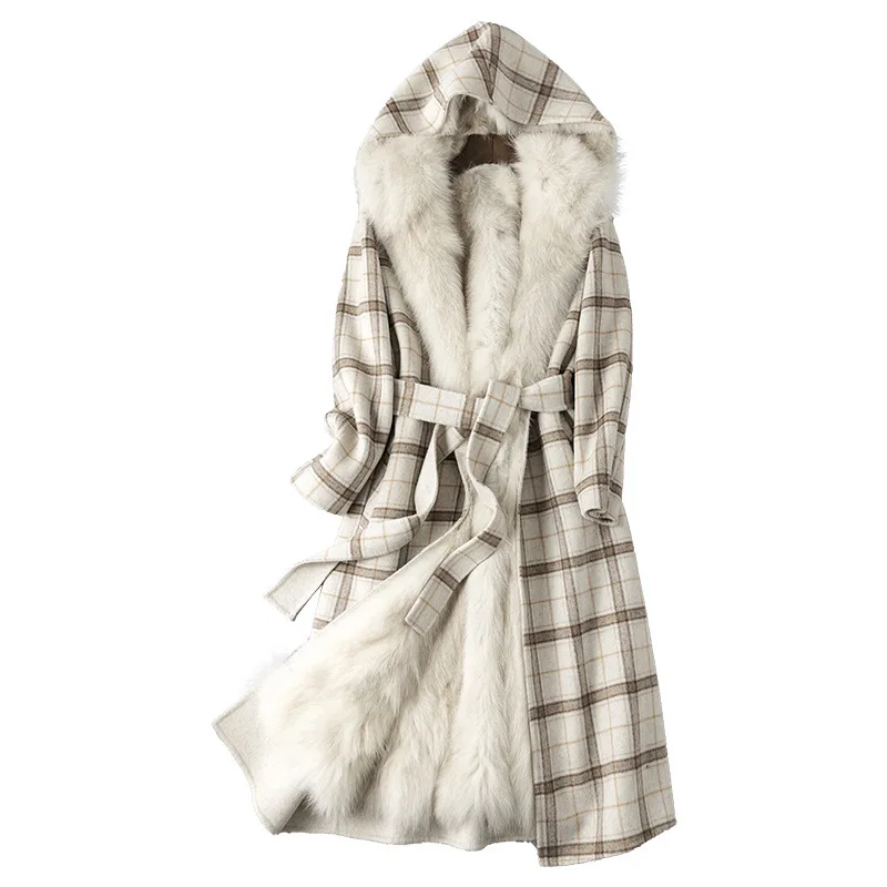 Женское пальто средней и длинной длины из лисьего меха с внутренним желчным