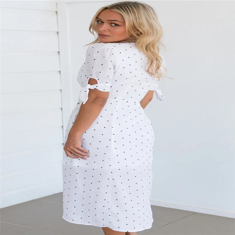 Женское платье в горошек длинное пляжное с треугольным вырезом и коротким