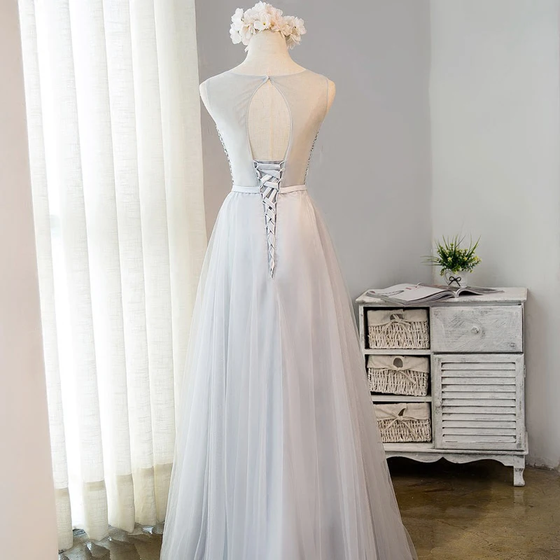 Простое серое Прозрачное платье с блестками и вырезом лодочкой расшитое бисером