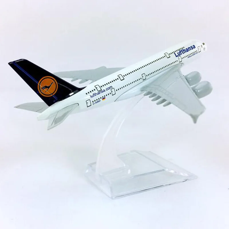 Коллекционная модель самолета Lufthansa 14 см 1:400 | Игрушки и хобби
