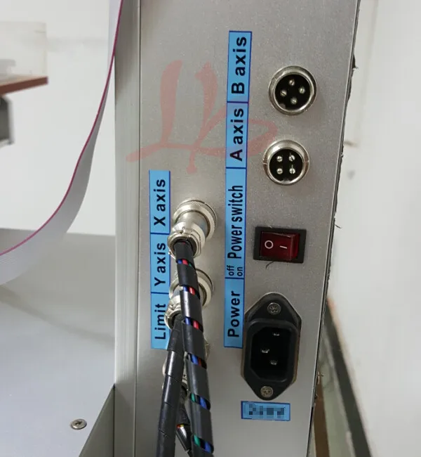Трехмерная 5 оси мини фрезерный станок с ЧПУ 3040 2.2KW отрезного станка Высокоточный