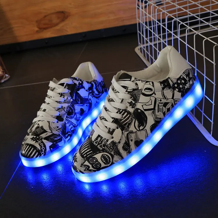 Светящиеся кроссовки детская обувь с подсветкой светодиодные тапочки для