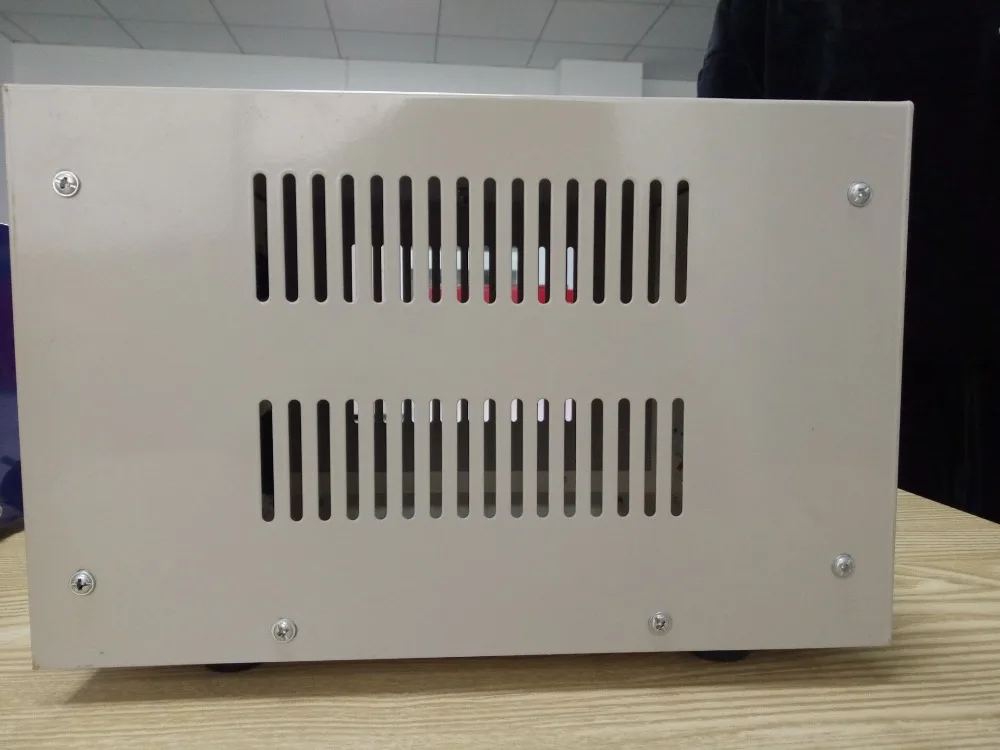 Однофазный полностью автоматический стабилизатор напряжения с серводвигателем