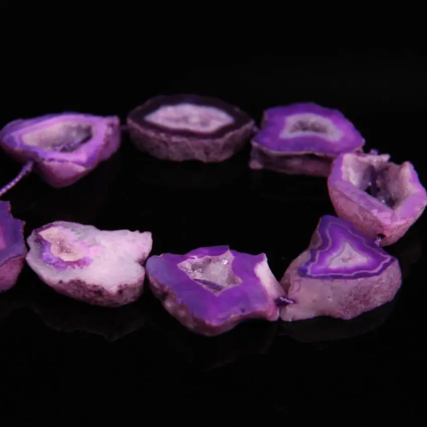 Бусины-кулоны из агата фиолетовые плиты в произвольной форме 12-15 шт. | Украшения и