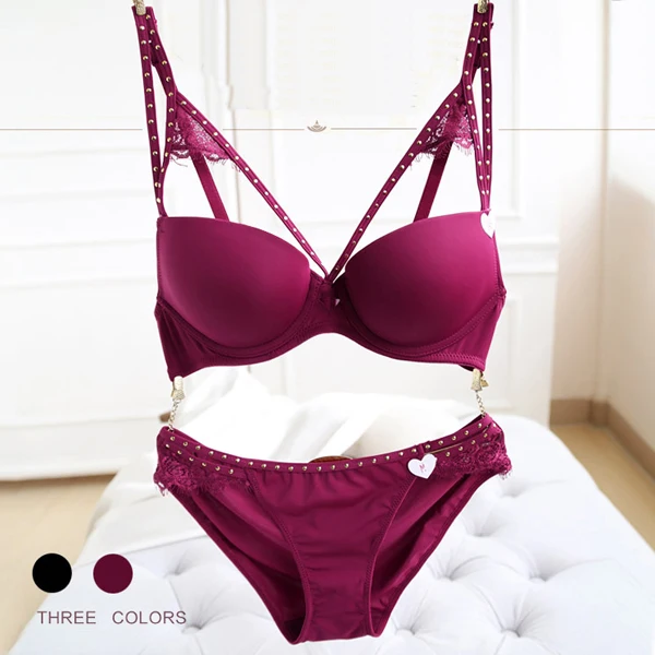 Женский комплект кружевного нижнего белья с заклепками и чашками пуш ап|bra style