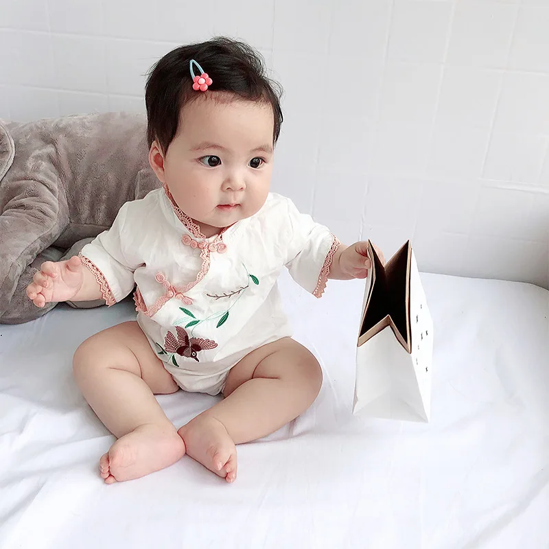 Китайский ветер Cheongsam вышитые с коротким рукавом Хлопок Ползания костюм на лето