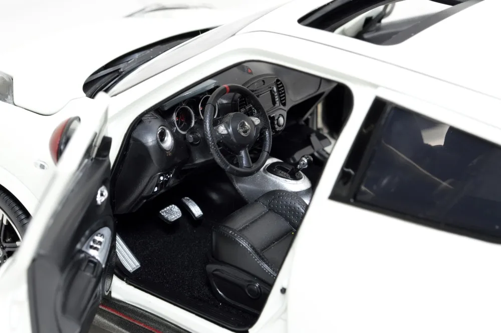 Paudi модель 1/18 1:18 1 18 масштаб Nissan Juke Nismo RS 2014 белая литая под давлением автомобиля