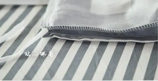 Западная Европа в простом стиле Модные полосы четыре шт постельного белья