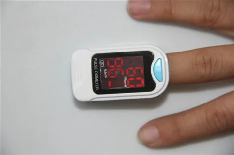 Пульсоксиметр на кончик пальца CMS50M SPO2 кислород в крови с бесплатным черным